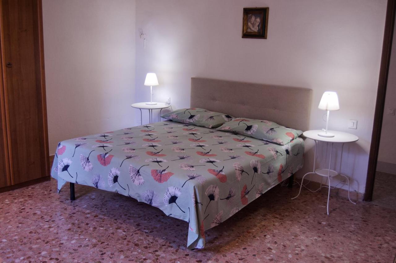Casa Di Canfreo Lari Extérieur photo