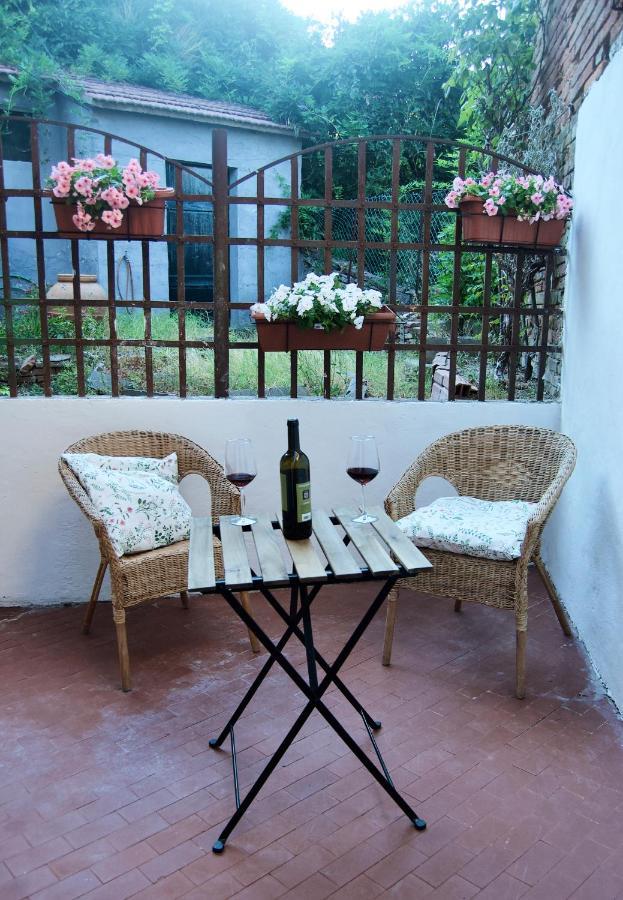 Casa Di Canfreo Lari Extérieur photo